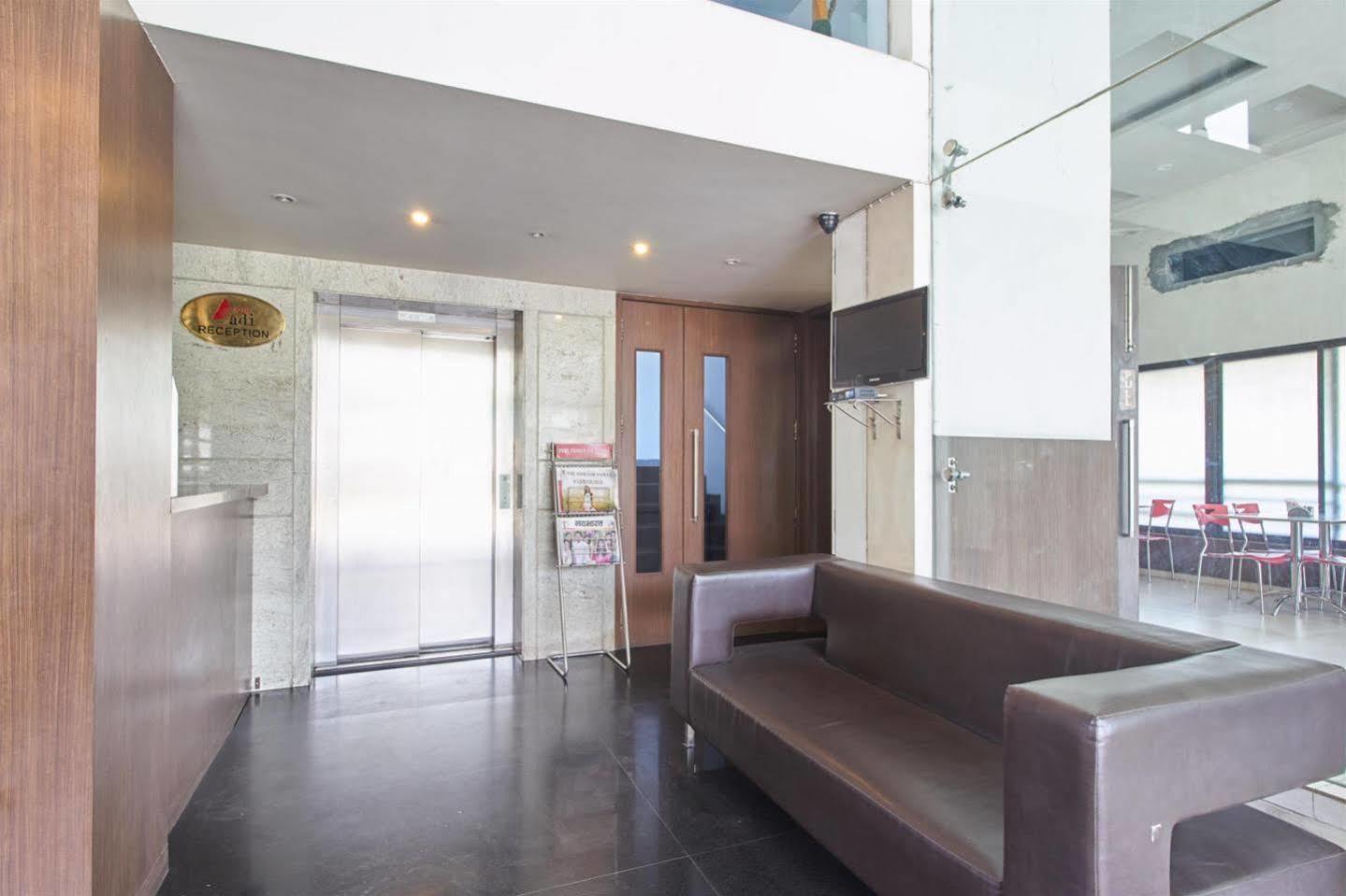 Hotel Adi Nagpur Exterior photo
